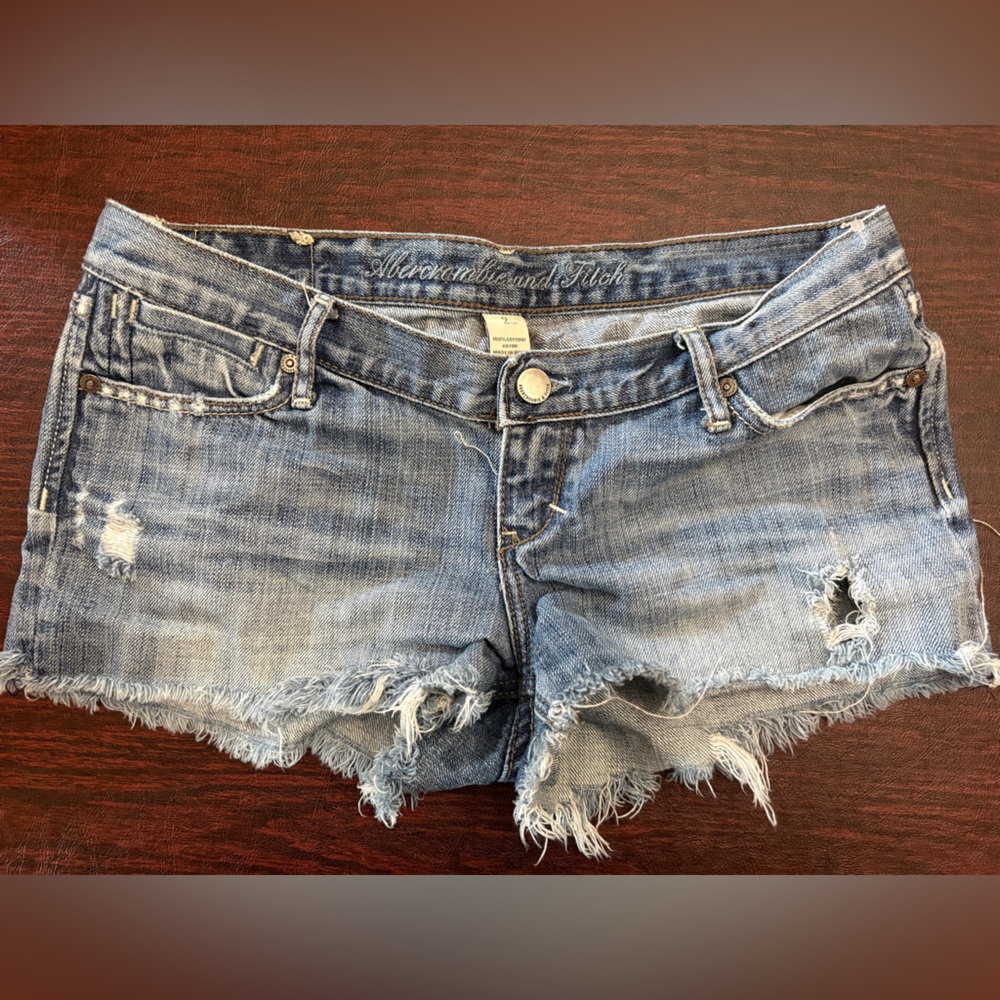 Women’s size 2 Abercrombie distressed jean shorts